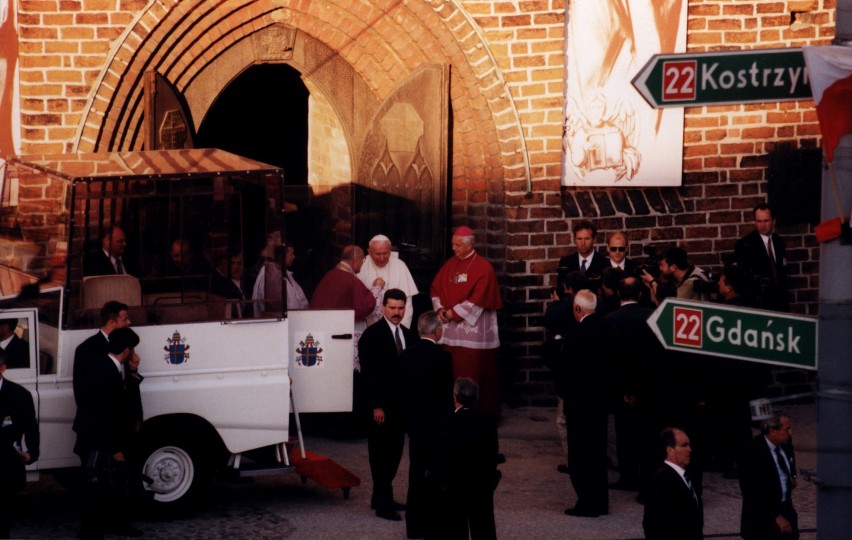 Papież Jan Paweł II odwiedził Gorzów dokładnie 20 lat temu [ZDJĘCIA]
