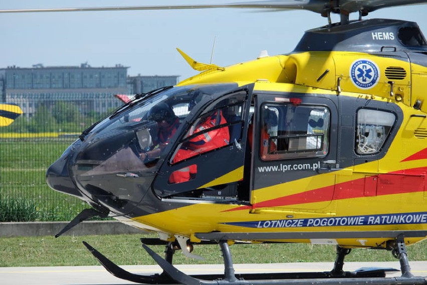 Świętochłowice: Zablokowana DTŚ. Wylądował helikopter LPR. Ratują mężczyznę wyciągniętego ze Stawu Zacisze 