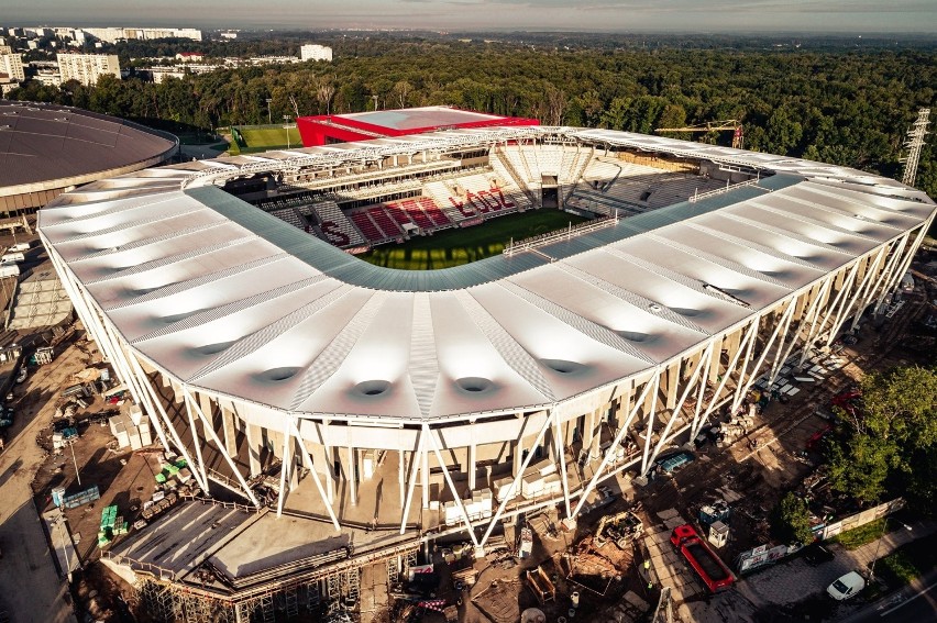 Obiekt przy al. Unii. Fantastyczne ujęcia stadionu ŁKS z lotu ptaka   ZDJĘCIA