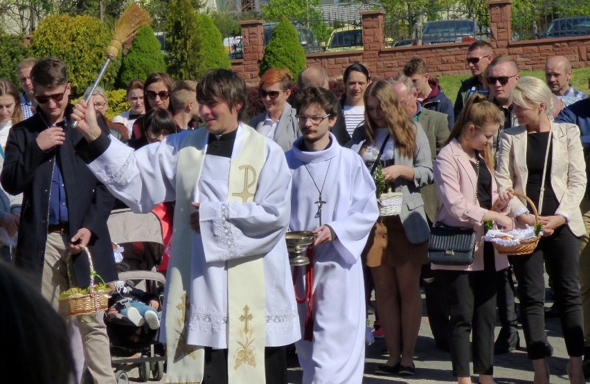 Wielka Sobota ze święconką. Buskie kościoły pełne wiernych [ZDJĘCIA]