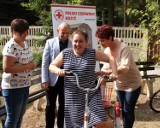 Rowery dla Warsztatów Terapii Zajęciowej w Tomaszowie dzięki współpracy PCK i urzędu miasta