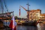 Baltic Sail Gdańsk 2023. Mieszkańcy i turyści bawią się podczas zlotu żaglowców. Atrakcji nie brakuje!    