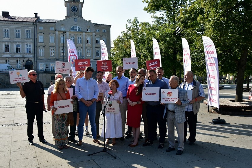 Na gorlickim rynku pojawili się między innymi: Maciej Gdula,...