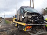 Bus zderzył się z pociągiem na przejeździe w Kąkolewicach