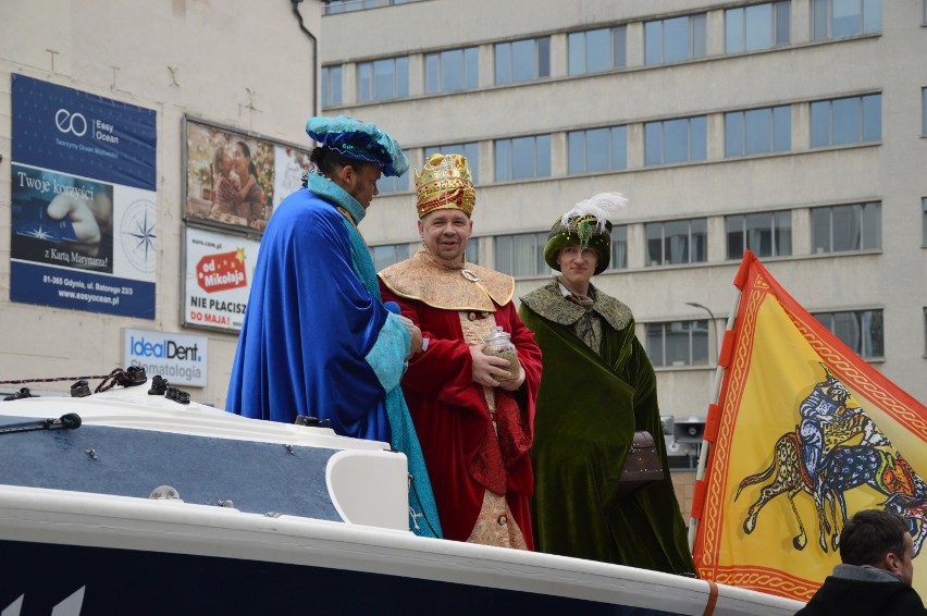 Orszak Trzech Króli 2020 w Gdyni. Tysiące mieszkańców wzięło udział w królewskim orszaku ZDJĘCIA