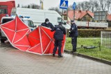 Leszno. Tragedia na Hiszpańskiej. Rowerzysta zmarł po upadku na ulicy [ZDJĘCIA  FILM]