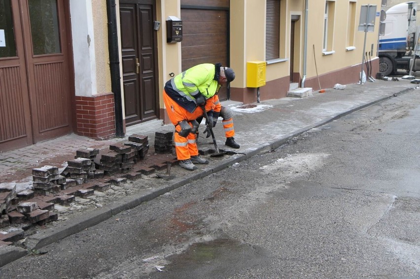 Rozpoczęły się roboty związanych z modernizacją ul....