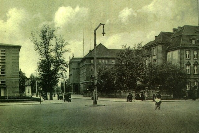 Skrzyżowanie ulic Krakowskiej (Krakauerstrasse), Korfantego (Piastendamm) i 1 Maja (Zimmerstrasse). 1937 rok.