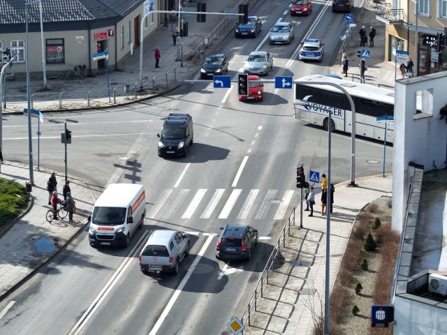 Gorliccy stróże prawa wykorzystują posiadanego drona w codziennej służbie - poszukiwaniu zaginionych osób, zabezpieczaniu dużych imprez jak mecze lub koncerty, ujawnianiu sprawców wykroczeń w ruchu drogowym czy wiosennych kontrolach obszarów trawiastych pod kątem wypalania pozostałości roślinnych.