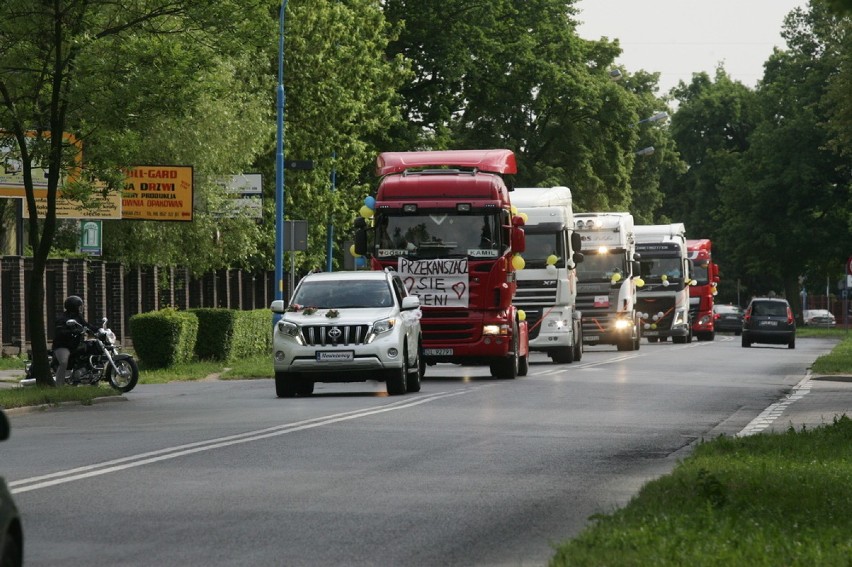 Tirem do ślubu w Legnicy (ZDJĘCIA)