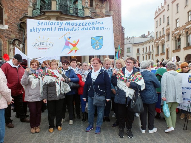 Seniorzy z powiatu gorlickiego licznie stawili się w Krakowie