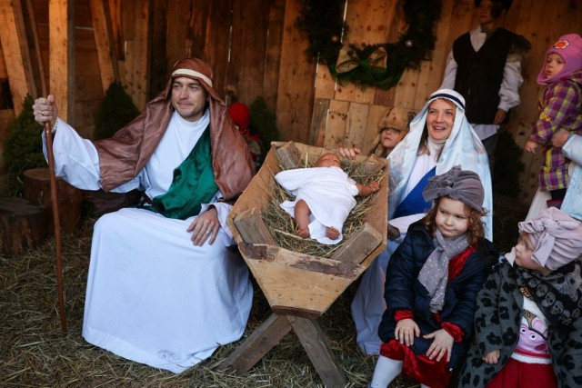 Tak wyglądała żywa szopka przy Franciszkańskiej w ubiegłym roku