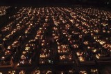 Tysiące świateł na naszych cmentarzach. Dziś dzień Zaduszny, znów zapalimy świeczkę 