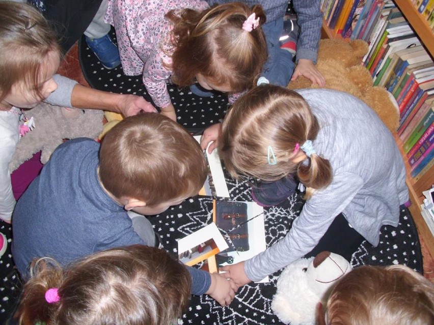 Przedszkolaki z Kuślina świętowały urodziny pluszowego misia