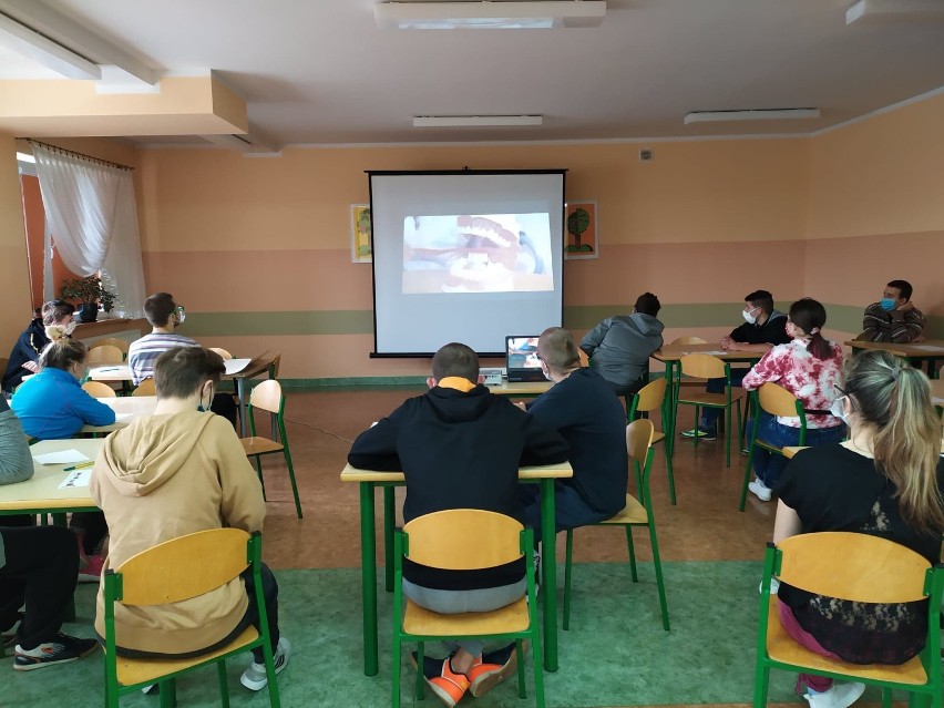 Malbork. SOSW z "Triadą Profilaktyczną". Tym razem o higienie, zapobieganiu chorobom zakaźnym i domowym BHP