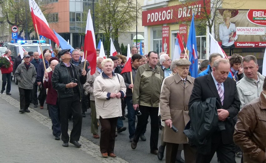 Pochód pierwszomajowy ulicami Piotrkowa