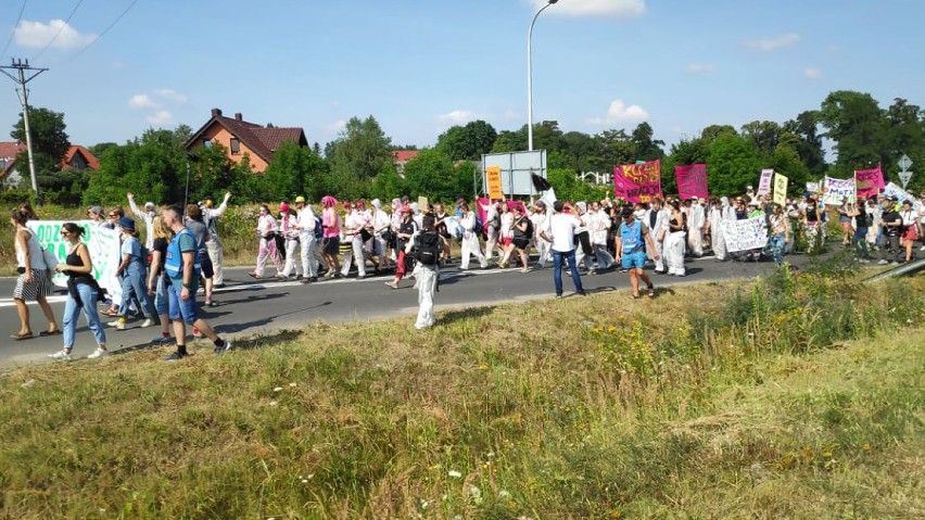  Aktywiści i aktywistki osiągnęli symboliczne zwycięstwo: Po godzinie 11 kopalnia Tomisławice wyłączyła taśmociąg.