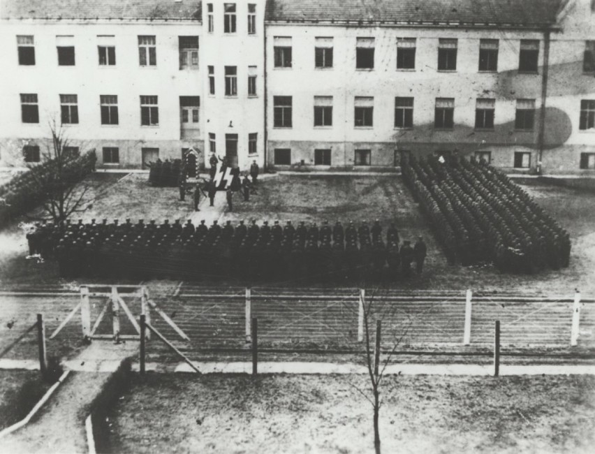 Odprawa pododdziałów SS załogi KL Auschwitz