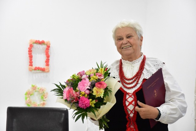 Wernisaży wystawy Krystyny Ługiewicz z okazji jubileuszu 45-lecia pracy twórczej w Muzeum Ziemi Pałuckiej w Żninie (27.10.2023).