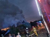 Groźny pożar w piątkowy ranek w Ligocie ZDJĘCIA