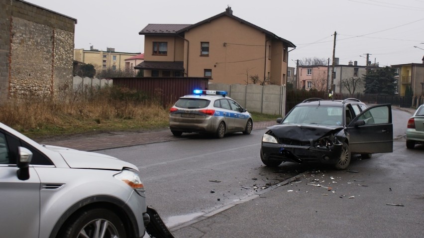 Poszukiwany 27-latek z gminy Siemkowice zatrzymany w Pajęcznie po pościgu 