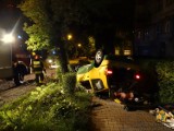 Wypadek w Bielsku-Białej na ul. Tuwima. Dachował samochód [ZDJĘCIA]