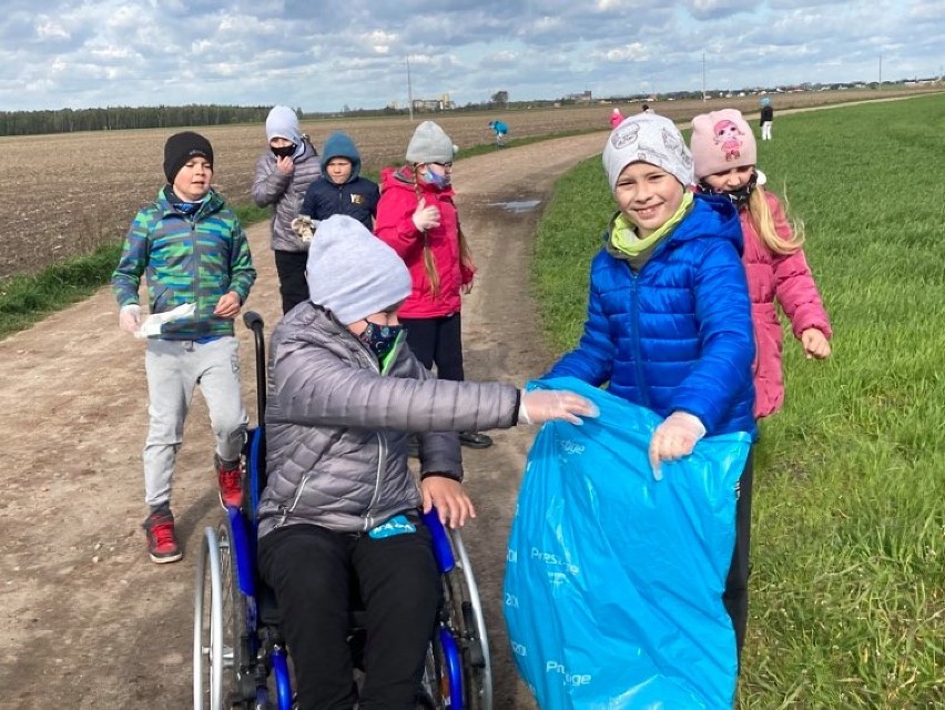 Gm. Szamotuły. Dzieci dają przykład dorosłym. Bo o Matkę Ziemię trzeba dbać! [ZDJĘCIA]