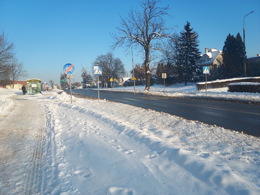Trwa budowa ronda na skrzyżowaniu ulic Królewieckiej i Fromborskiej. Pojawiają się utrudnienia dla pieszych i zmiany w organizacji ruchu