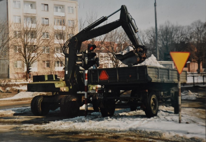 Jakie samochody królowały kiedyś na ulicach Malborka? Motoryzacja w latach 90. ubiegłego wieku