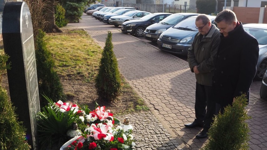 Radomsko: Władze powiatu upamiętniły 75. rocznicę wyzwolenia obozu Auschwitz-Birkenau
