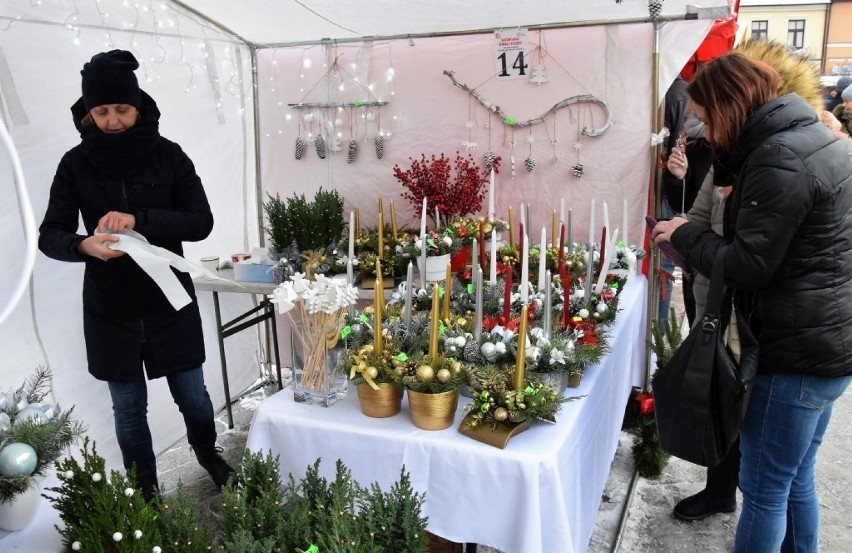 Na inowrocławskim Rynku otwarto dziś (16 grudnia) Kiermasz...