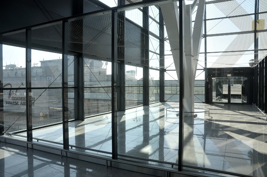 Lotnisko w Gdańsku: Port lotniczy w tym roku obsłuży dużo więcej pasażerów. Terminal T2 w kwietniu