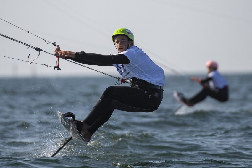 Rewa i Puck: w wakacje surferskie Mistrzostwa Polski i Puchar Polski. Xiaomi Kite Cup driven by Land Rover będzie płacił za każdy kilometr