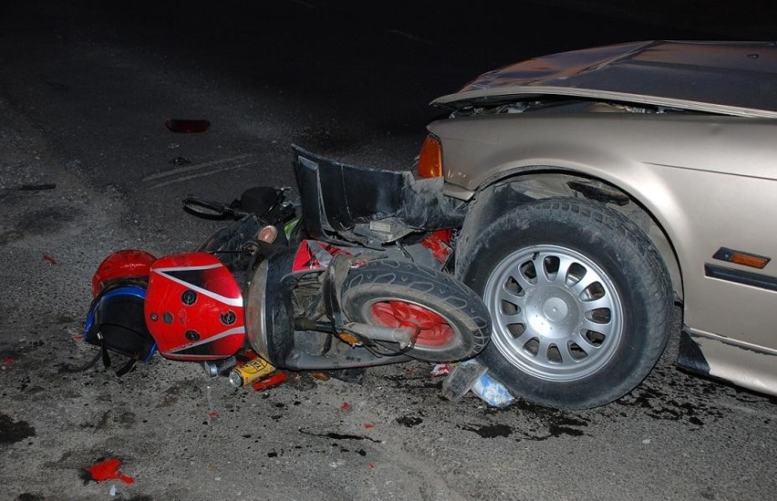 KPP Kwidzyn: Wypadek samochodu i skutera. Jedna osoba trafiła do szpitala