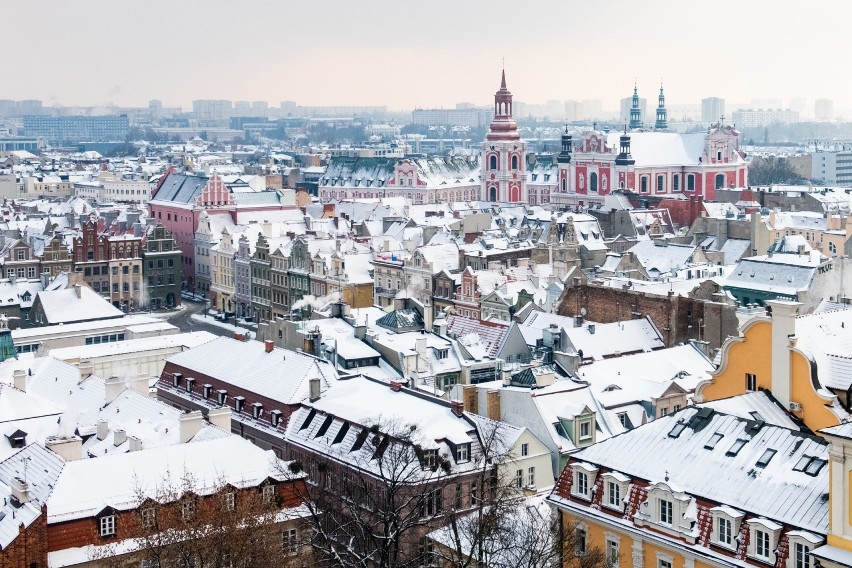 Od kilkunastu dni wiele miast w Polsce jest zasypane...