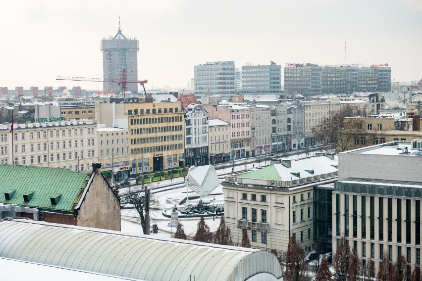 Od kilkunastu dni wiele miast w Polsce jest zasypane...