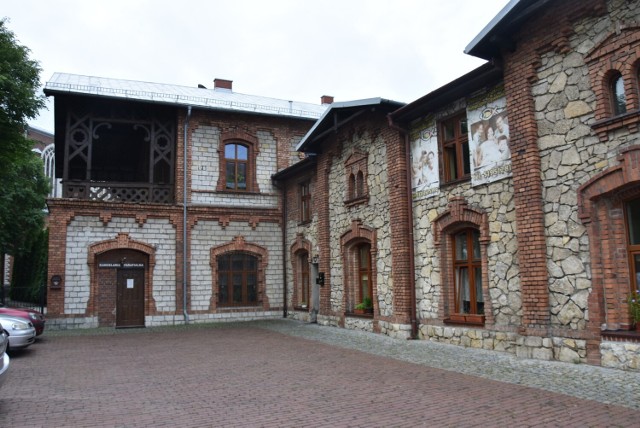 Diecezjalny Ośrodek Adopcyjny w Sosnowcu jest miejscem w którym dzieci znajdują nowych rodziców. Zobacz kolejne zdjęcia. Przesuwaj zdjęcia w prawo - naciśnij strzałkę lub przycisk NASTĘPNE
