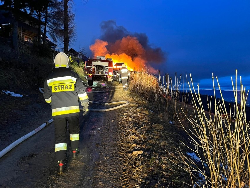 Pożar budynku przy ulicy Widokowej w Szczyrku.