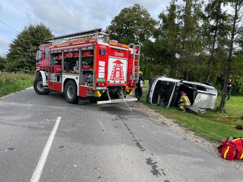 Wypadek z udziałem dwóch samochodów w Bobowie. Jedna osoba poszkodowana