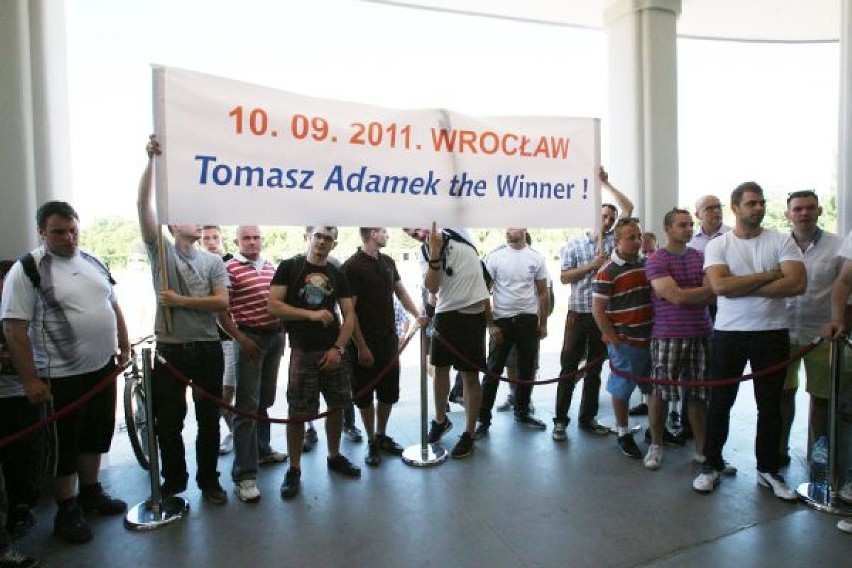 Tomasz Adamek i Witalij Kliczko 24 maja promowali w centrum...