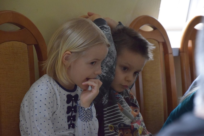 Głośne czytanie w Bibliotece Pedagogicznej w Sieradzu. Tak placówka zainaugurowała Tydzień Bibliotek