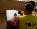 Dwaj nieletni napadli na sklep w Tomaszowie. Skradli 1400 zł. Zatrzymała ich policja