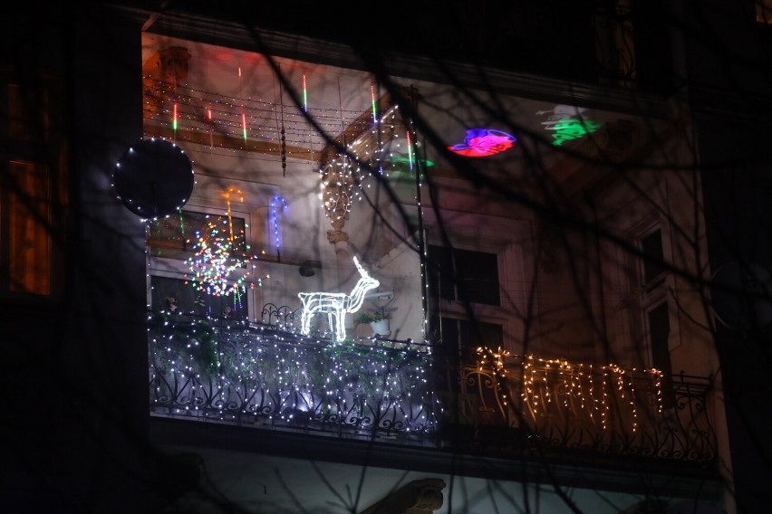 Legniczanie świątecznie oświetlają swoje domy, okna i balkony, zobaczcie zdjęcia
