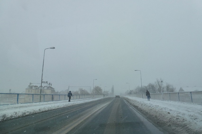 Dolsk, Śrem: śnieg zablokował ruch