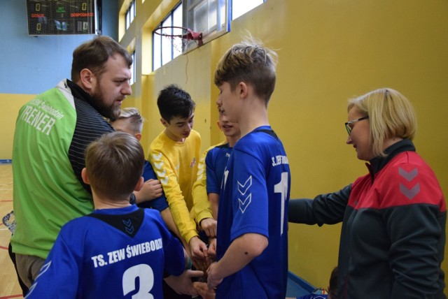 Mecz piłki ręcznej w Lubuskiej Lidze Młodzików - TS Zew II Świebodzin vs UKS Bachus Zielona Góra