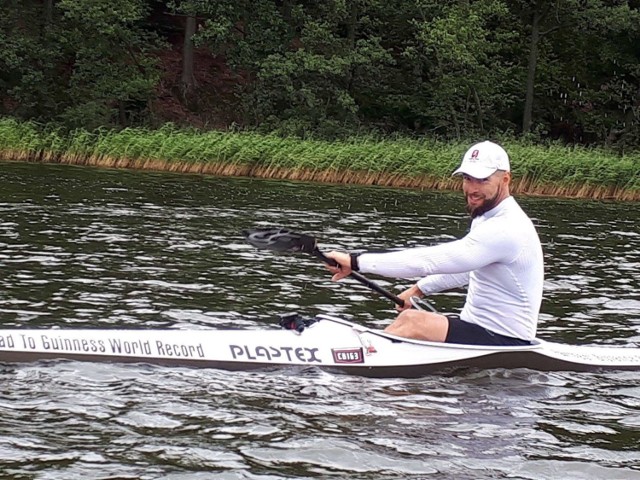 252,5 - dokładnie tyle kilometrów Sebastian Szubski musi pokonać w czasie 24 godzin, by pobić rekord, należący w tej konkurencji do Amerykanina Cartera Johnsona