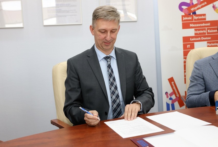 WIKA Polska podpisała z ZST we Włocławku porozumienie o współpracy [zdjęcia]