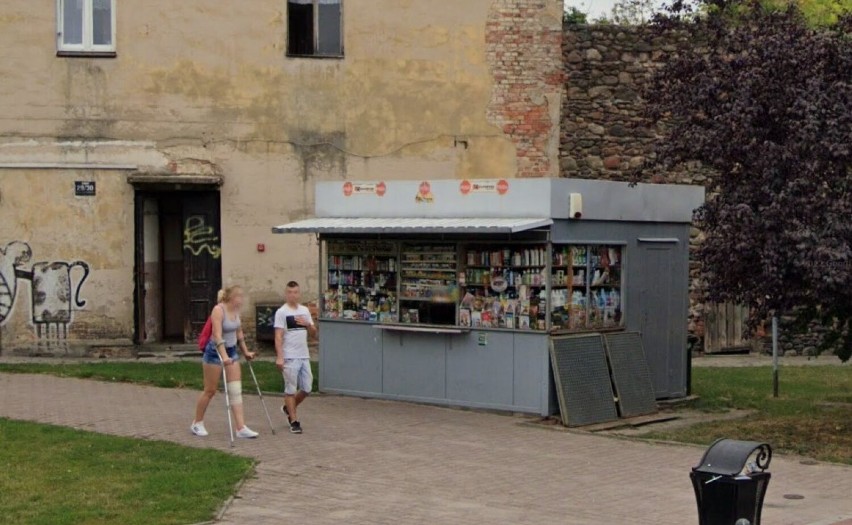 Pamiętacie kioski w Żarach. Po wielu z nich zostały tylko...