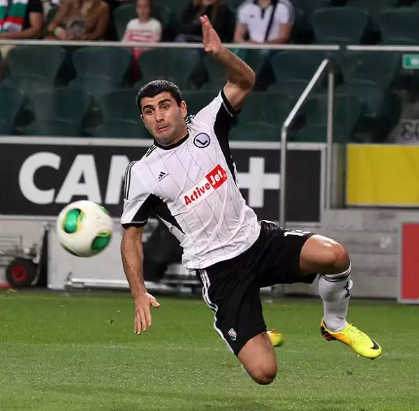 Władimer Dwaliszwili po słabym meczu z The New Saints trafił na ławkę rezerwowych.

Pogoń Szczecin - Legia Warszawa - Składy