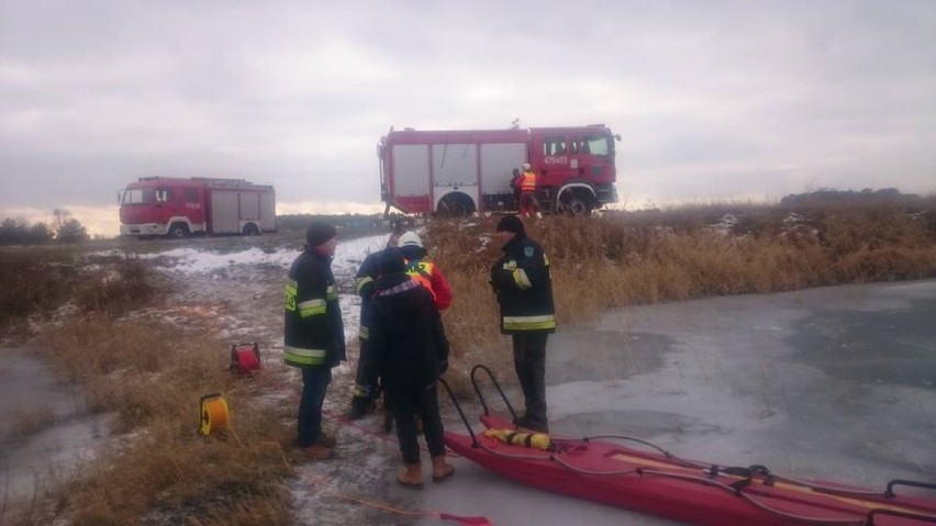 Strażacy z OSP Dąbie ćwiczyli na lodzie
